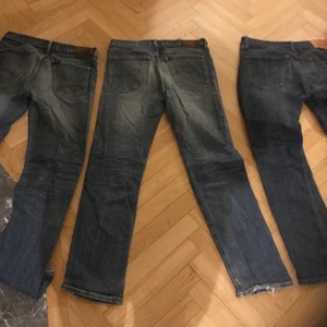 Lee och Levi’s Jeans💝 - Säljer två par vintage Lee Jeans i modellen Darren och ett par Levi’s 511🤩 Alla är i W31 L32 och mid rise 💖💖💖 150kr/st