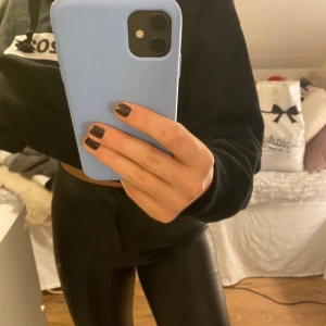 Skinnbyxa ifrån zara - Säljer pga av att de är för korta för mig, skulle säga att på någon som är runt 165 så skulle de sitta perfekt. 