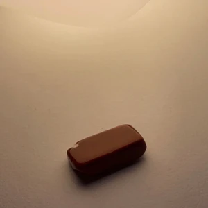 Röd japis - En liten röd japis, 8kr+ 12kr frakt = 20kr totalt 