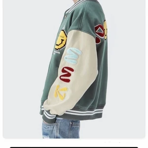 KAIZOKU" THE JACKET - Säljer detta för 600kr Jag tog det för fel storlek och de returnerar inte för fel storlek. Meddela mig om du är intresserad