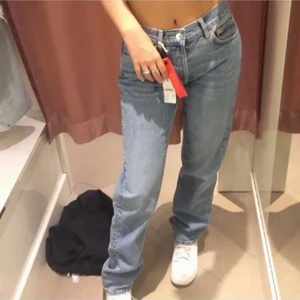 Jeans - Jätte fina straight lab jeans. Tyverr vart dom för korta för mig. Köpta här på plick men är imprencip oanvända! Storlek W28/36-38.❤️Skriv för frågor. 