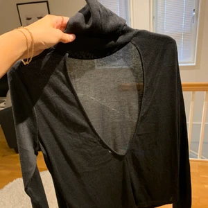 Öppen rygg polokrage  - Storlek M. 120kr inkl frakt