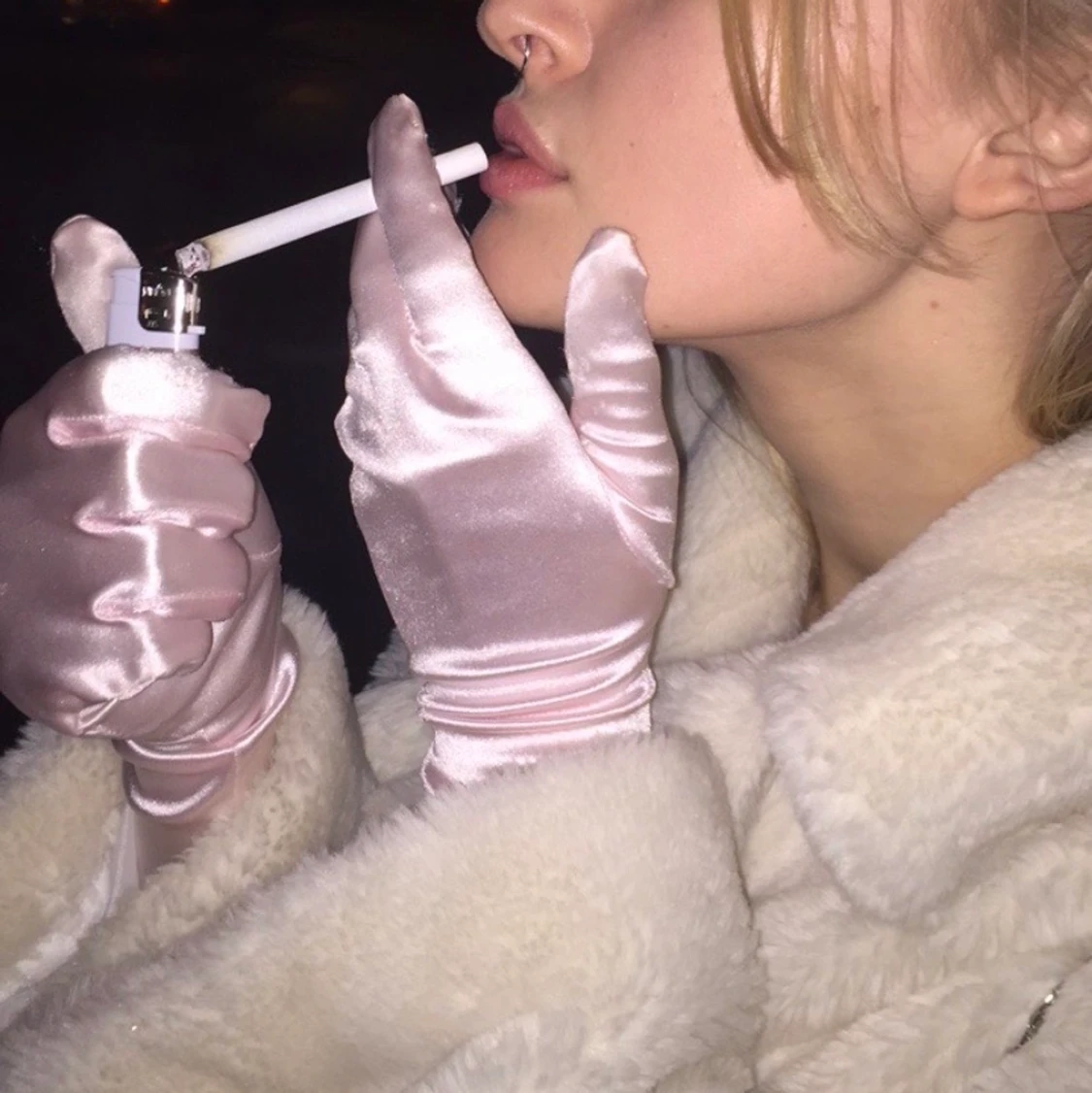 Vit fuskpälskappa - 90