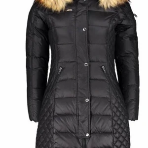 RockandBlue  - Jackor & ytterplagg, stl. 34 (XS), Dam RockandBlue i äkta päls och dessutom i mycket bra skick. Jackan är bara använd en vinter och är därför i mycket bra skick. Anledningen till varför jag säljer den är för att den inte passar längre. Pris och leverans kan diskuteras och om ni vill se flera bilder så är det bara att skriva 🥰