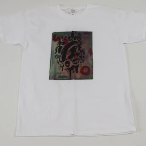 Röd screentryck  - Handgjord screentryck T-shirt. Frakt: 48kr 