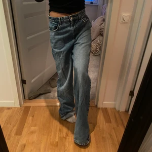 Jeans  - Ett par Jeans som jag beställde i fel storlek men glömde skicka tillbaka! Frakt tillkommer!💕 köpta på Asos! St 30/36💕💕