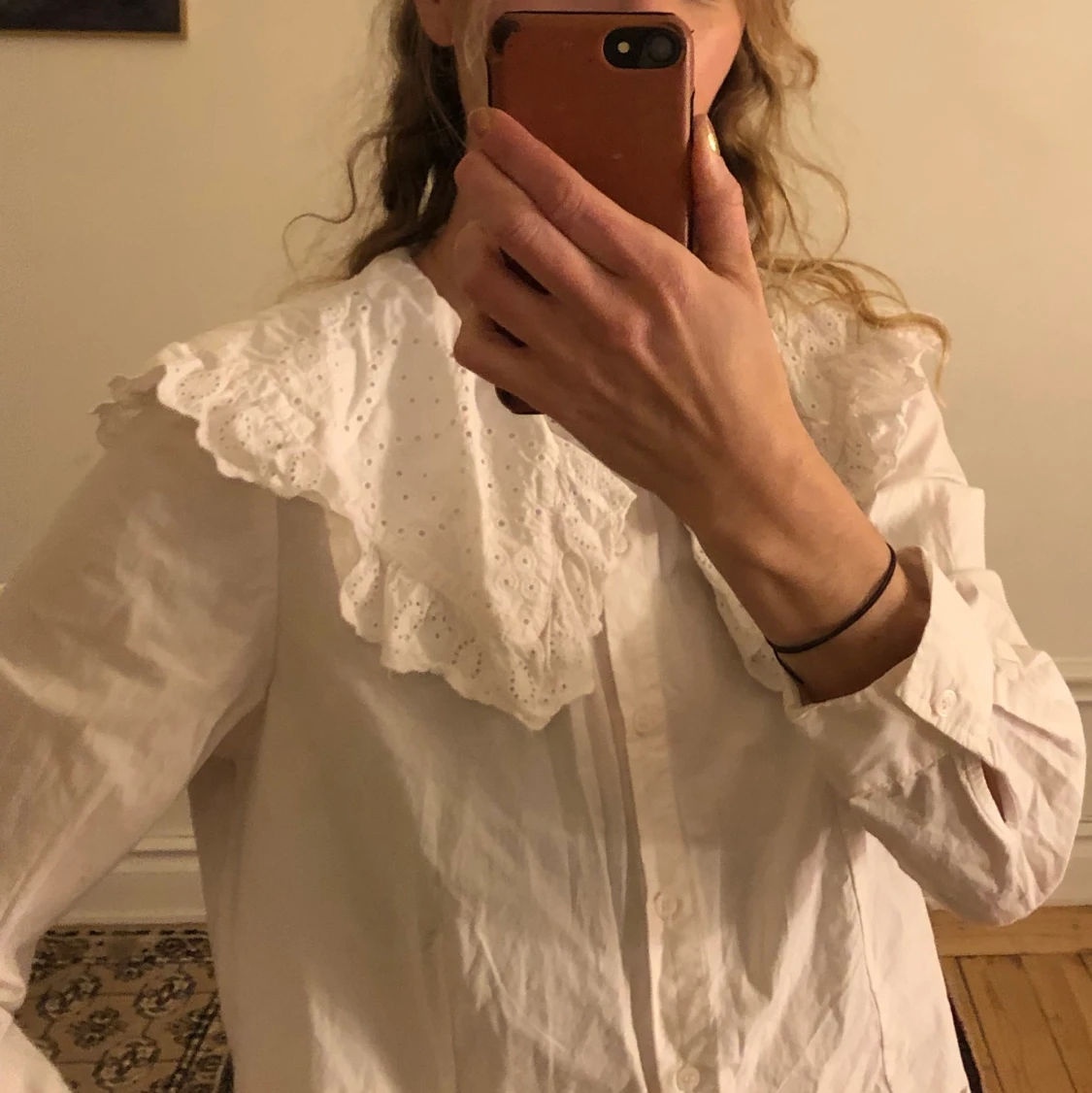 Vit skjorta med krage  - 90