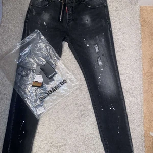 Dsquerd byxor  - Använd max 2 gånger storlek, passar s/M 33/34