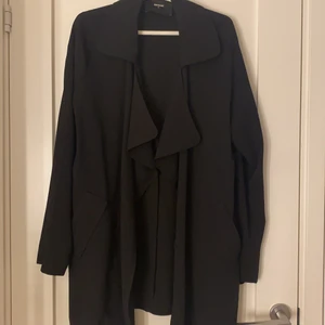 Kappa - Kappa från bik bok! Väldigt tunn som går bra att använda på sena sommarkvällar! Storlek M. Kontakta mig för bilder!