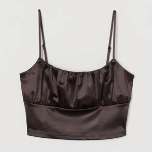 Silkestopp  - Populär brun silkestopp från H&M som är helt slutsåld. Den är endast använd en gång och i nyskick. Köparen står för frakt. (Andra bilden är lånad)