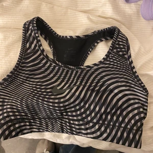 Nike sport topp - Skön o fin, bra skick