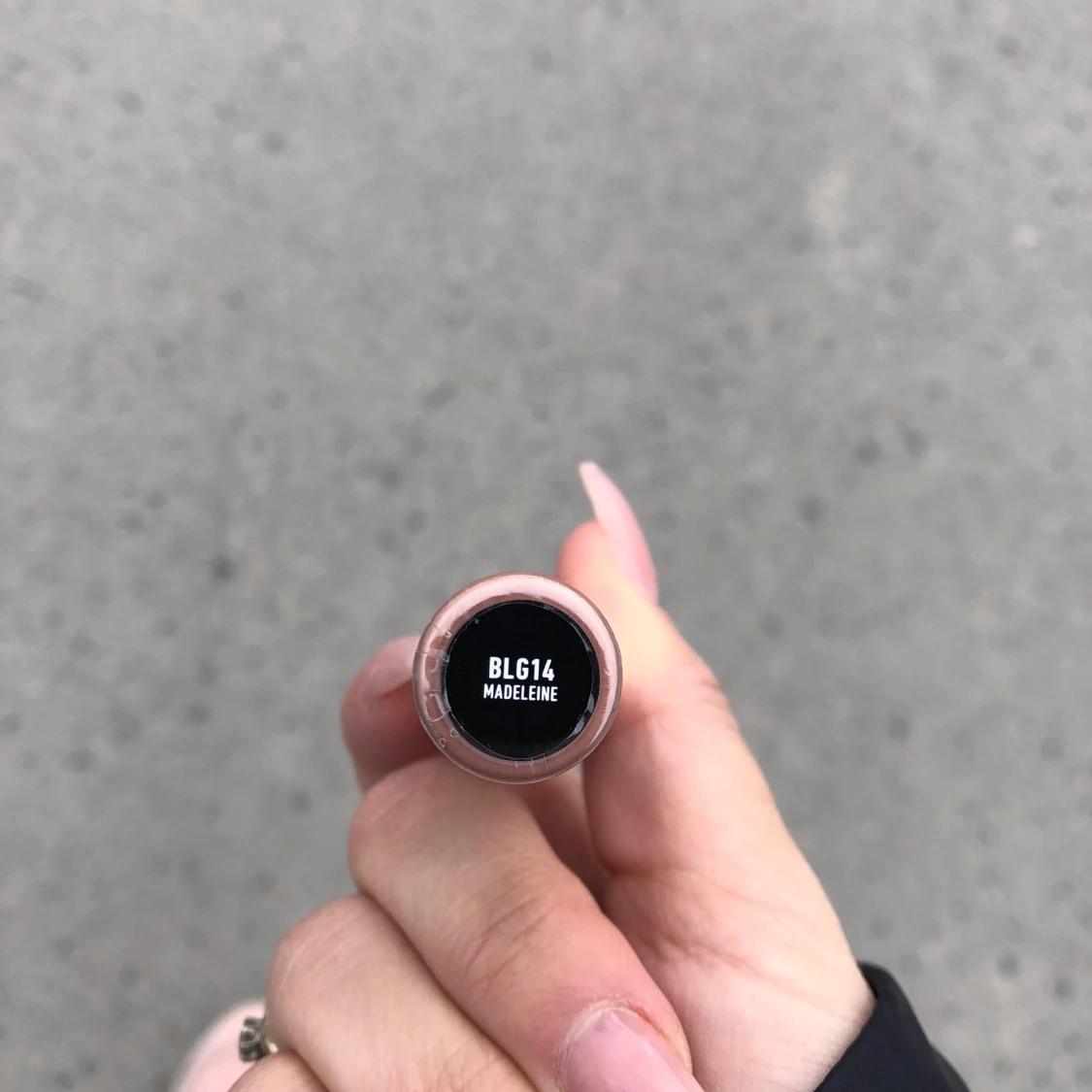 Butter gloss i färgen Madeline oanvänd - 90