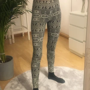 Monki leggings  - Mönstrade vit och svarta tights / leggings 🖤🤍