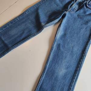 Vintage Levis jeans. 66cm Midja 95cm Längd 18cm benöppning 29/32
