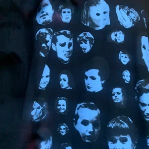 Långärmad Supremetröja - Köpt på supremes hemsida för 300kr. Kommer aldrig till användning;/