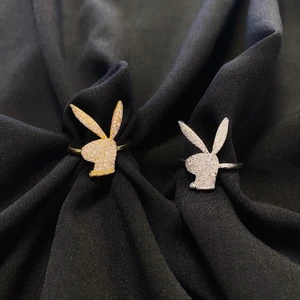 Playboy ring - Jättefina Playboy ringar 🤩 storleken är justerbar och priset är 99kr/st! Mer finns på instagram @tinsel.uf ✨