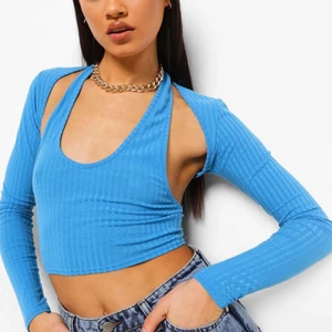 Topp från Boohoo - Jag säljer den här toppen från Boohoo(oanvänd)i Stolek XS. Nypris är 216kr jag säljer 150kr