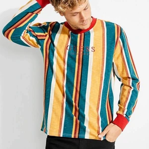 Guess long sleeve  - Riktigt bra kvalite, köpt i Köpenhamn för 900kr. Har använt 3-4 gånger, skick 10/10