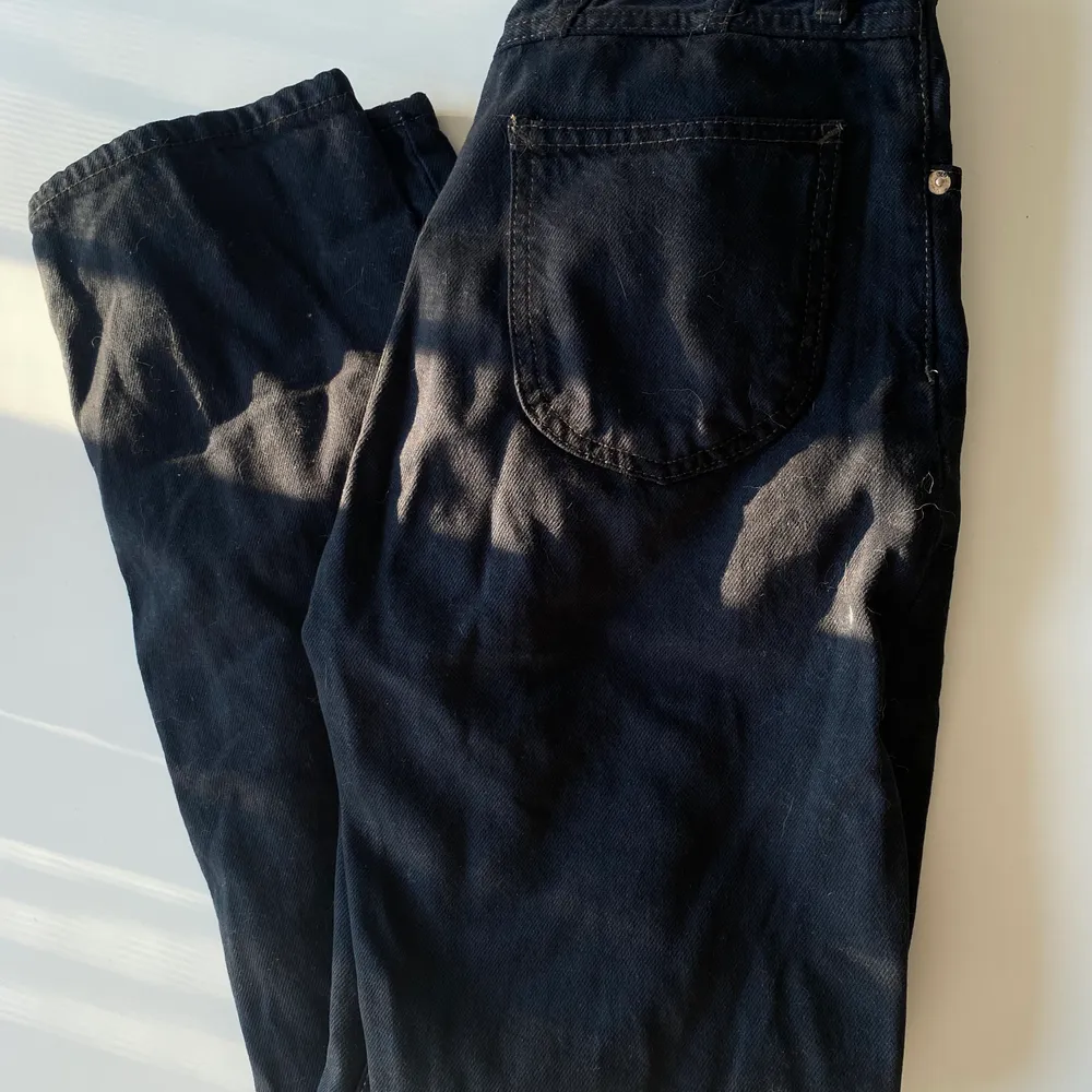 Jeans från junkyard strl XS men i loose fit! Jättefina o sköna o ha på sig💞. Jeans & Byxor.