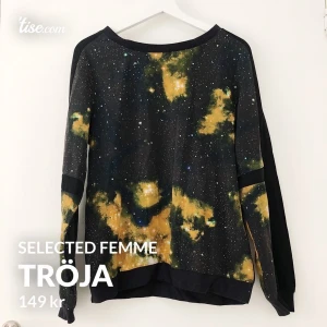 Tröja  - Snygg tröja i nyskick från Selected Femme! Nypris 599kr! Storlek 36. Frakt tillkommer!