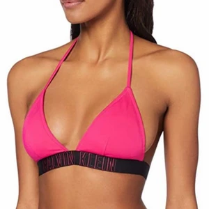  Rosa Calvin Klein bikini topp  - Super fin Bikiniöverdel råkade beställa fel färg men använd en gång. Sitter super bra,väldigt bekväm! Frakten ångbåt i priset, Swish funkar fint!❤️