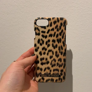 Leopardigt Ideal Of Sweden skal, IPhone 6/7/8 - Leopardigt Ideal Of Sweden skal, IPhone 6/7/8, använt några gånger, ser oanvänt ut, 70kr