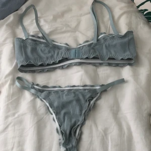 Underkläder Set  - ⚡️⚡️Lettuce trim set med BH och trosor, såååå gulligt men lite för stort för mig som är en xs. Helt nytt såklart, toppen endast testad⚡️⚡️ Sista bilden lånad! 