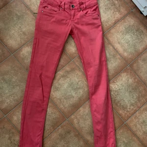 Snygga tajta byxor! - Snygga tajta byxor, storlek XS low waist, raka ben