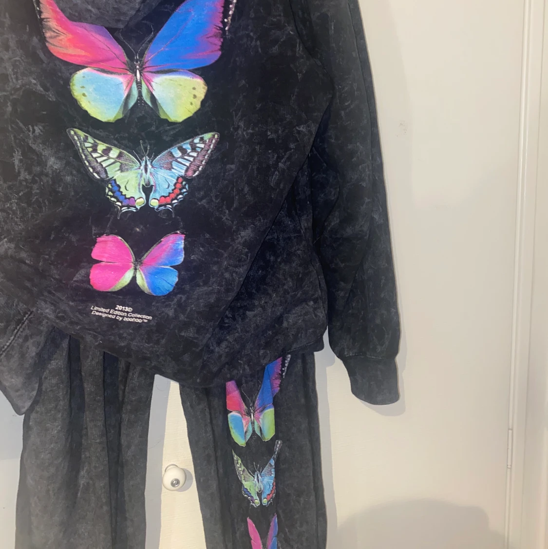 Mjukisset med fjärilar