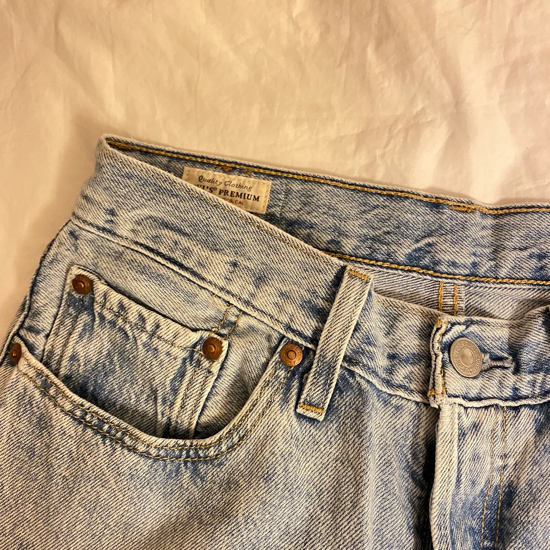 Levi’s 501 cropped  - 91