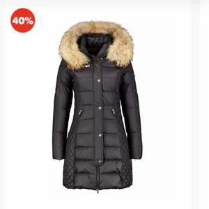 Rock and blue Storelk m passar som S också  - Köpte den denna vinter en liknande  bara använd den 3-4 gånger köpt för 5000 men säljer för 1500 kan sänka priset också  men priset kan vi diskutera om. 