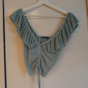 Zara topp i storlek S - Knappt använd 