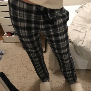 Pyjamasbyxor - Fina rutiga pyjamasbyxor 💕 jag är 175