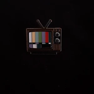 Pin - Pin, ca. 3x3 cm. Frakt inkluderat i priset.