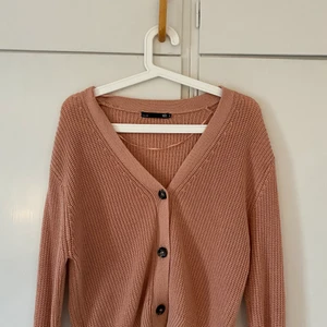 rosa kofta - kofta från lager 157, storlek s, knappt använd, köparen står för frakt och köpt=köpt!