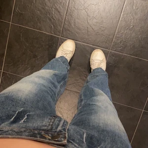 Ichi lågmidjade jeans - Svinsnygga lågmidjade jeans ifrån ichi i storlek W.30 L.34. Säljer pga att de inte kommer till användning lika mycket som förut:)