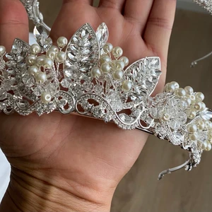 Tiara - Oanvänd.