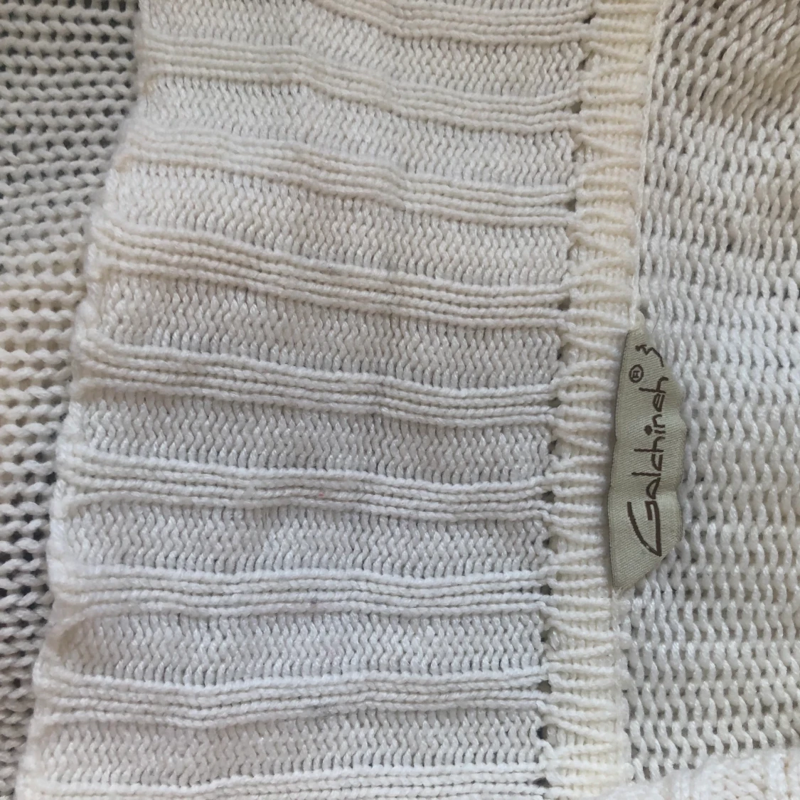 Stickad tröja med silverdetaljer  - 90