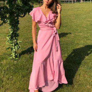 Klänning - Superfin klänning från ginatricot. Inköpt för 600kr. 💓