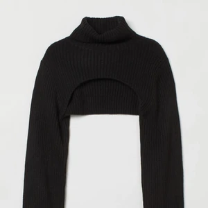 Kort kofta - Svart croppar kofta med polokrage från hm i storlek xs! Precis som ny!💕 Frakt tillkommer på 55kr!