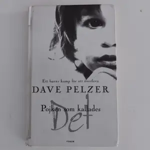 Pojken som kallades det - Dave Pelzer. I mycket fint skick. Kan skickas. Hardcover.