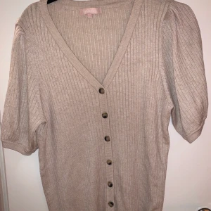 Soft rebels tröja - Svin snygg tröja från soft rebels stl L men passar M. Nypris 699. 