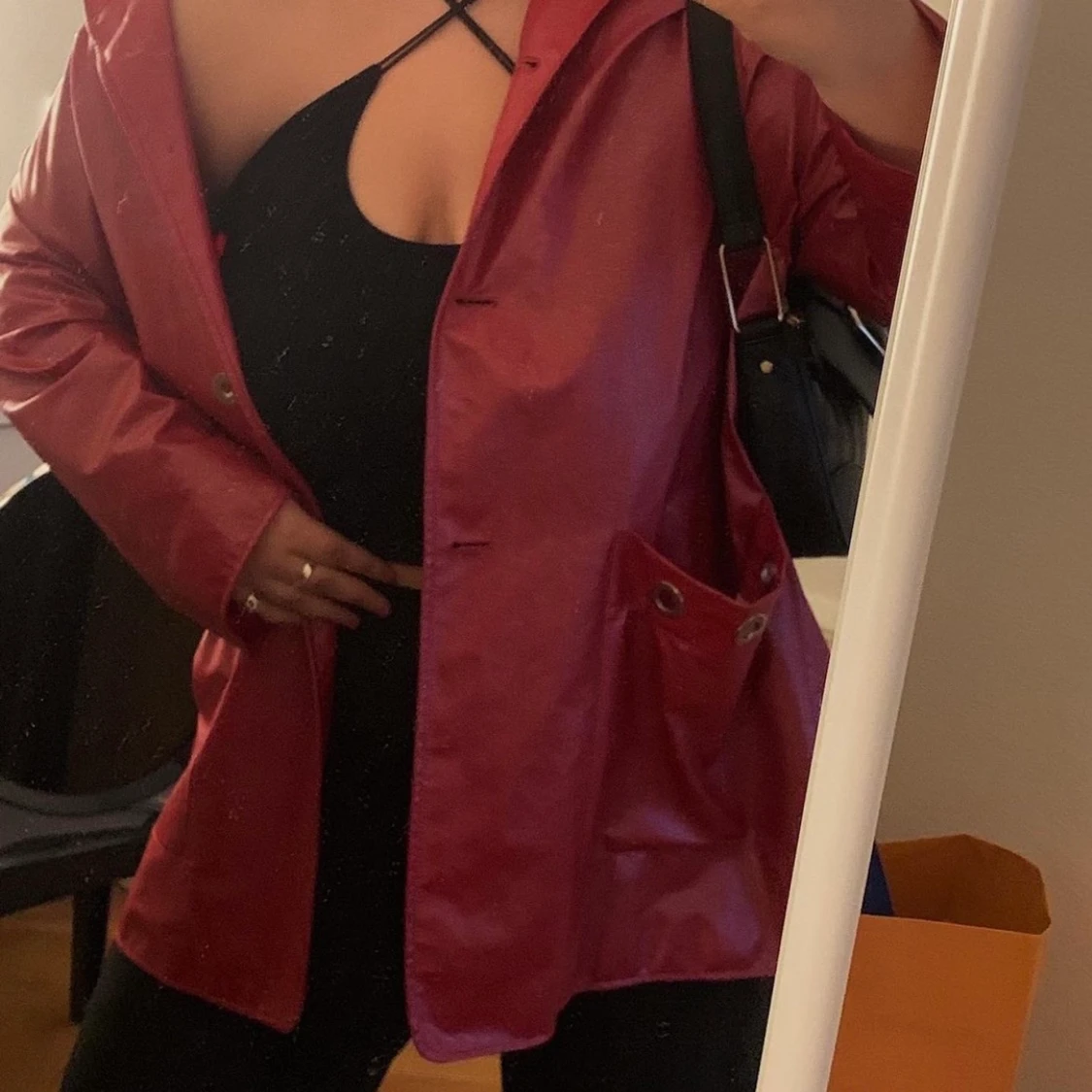 Röd lack jacka - 90