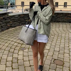 Grön lite oversized skjorta🥰☺️ 