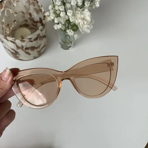 Ljusrosa ”solglasögon” aldrig använda - Perfekt skick, aldrig använda! Mer ljusrosa i verkligheten 💕