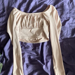 Topp - Tröja från shein knappt använd jätte fin storlek Xs💕💕