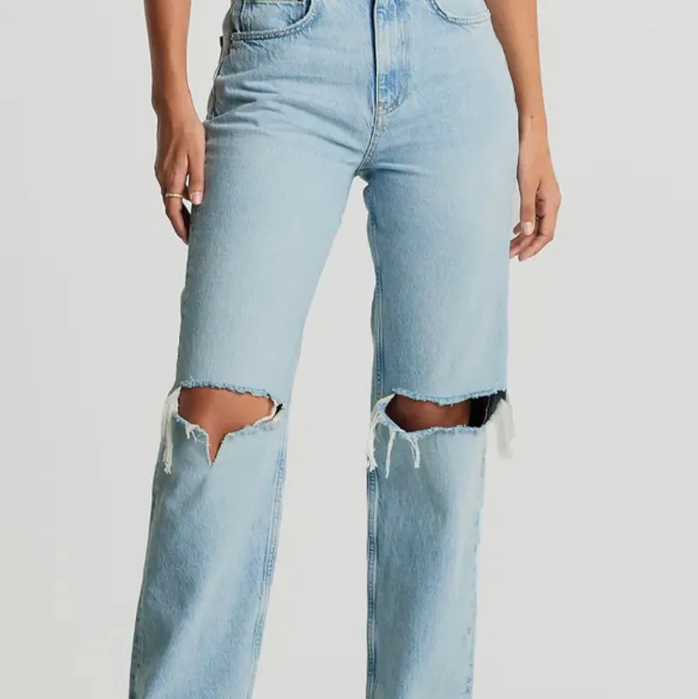 Jättefina 90s jeans från Gina tricot! Sparsamt använda, bra skick!💙 . Jeans & Byxor.