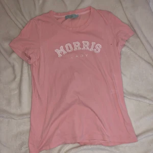Morris Lady t-shirt stl s - Stretchig och mjuk i materialet. Äkta! Knappt använd och i gott skick 