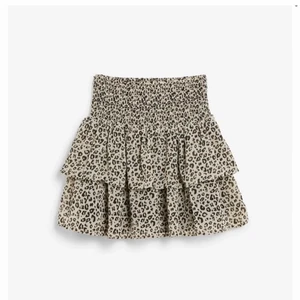 Volangkjol - Helt slutsåld volangkjol från kapphals barnavdelning i storlek 170. Den passar allt från xs-m då den är väldelig strechig i midjan.❤️