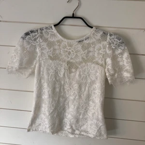 Tröja Gina Tricot - Fin tröja i spets! 